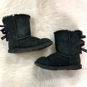 UGG Kids Bailey Bow II Boots - Black Suede - Size 5